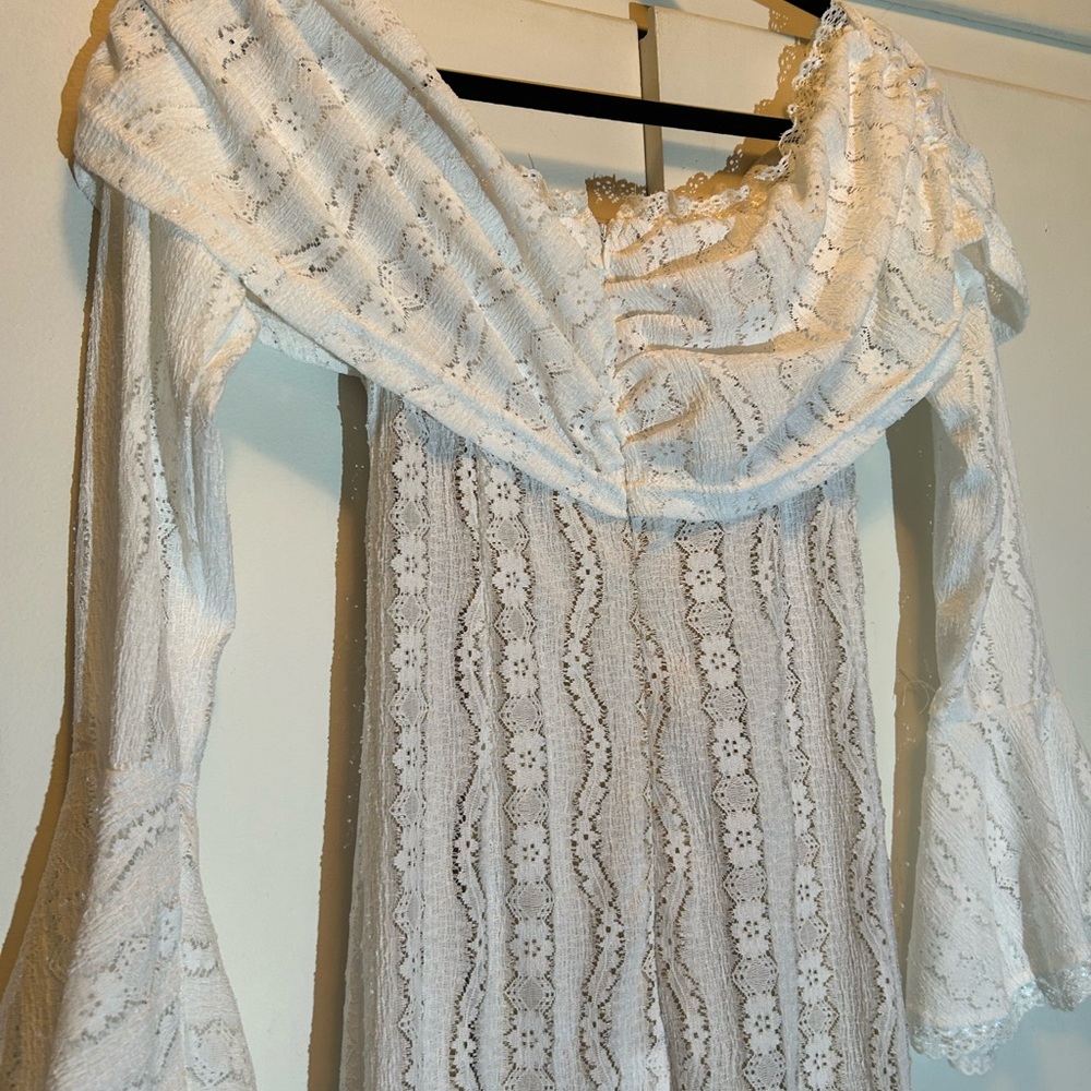 Elegant White Lace Off-Shoulder Dress - Picture 14 of 15